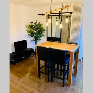 Studio Centre De Pour 4 Personnes Piscine Et Tennis Appartamento